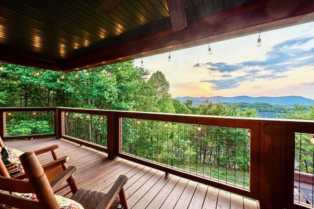 Panorama Mountain View Cabin, Less Than 10 Miles From Gatlinburg And Dollywood, Dog Friendly, 6 Bedrooms Sleeps 17, Fire Pit, Hottub, Washer Dryer, Fully Loaded Kitchen, Gameroom With A Tv, Pool Table, Arcade, Air Hockey, And Foosball Севьервилл Экстерьер фото