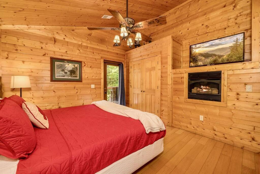 Panorama Mountain View Cabin, Less Than 10 Miles From Gatlinburg And Dollywood, Dog Friendly, 6 Bedrooms Sleeps 17, Fire Pit, Hottub, Washer Dryer, Fully Loaded Kitchen, Gameroom With A Tv, Pool Table, Arcade, Air Hockey, And Foosball Севьервилл Экстерьер фото